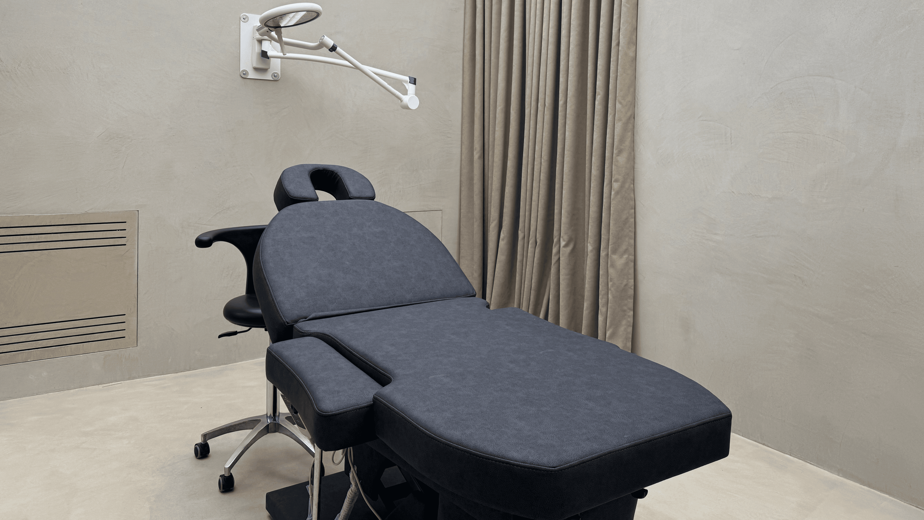 Swiss Azura Clinic reception and consultation area, Prishtina